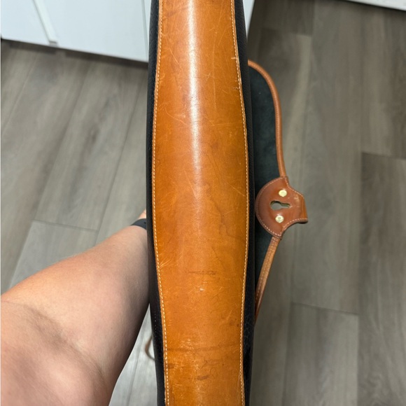 Vintage 1980-1990s Dooney & Bourke oversized shoulder bag. - Picture 9 of 15